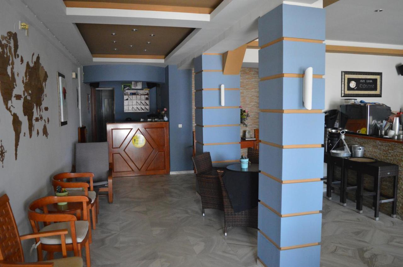 Iliana Hotel Paralia Kültér fotó