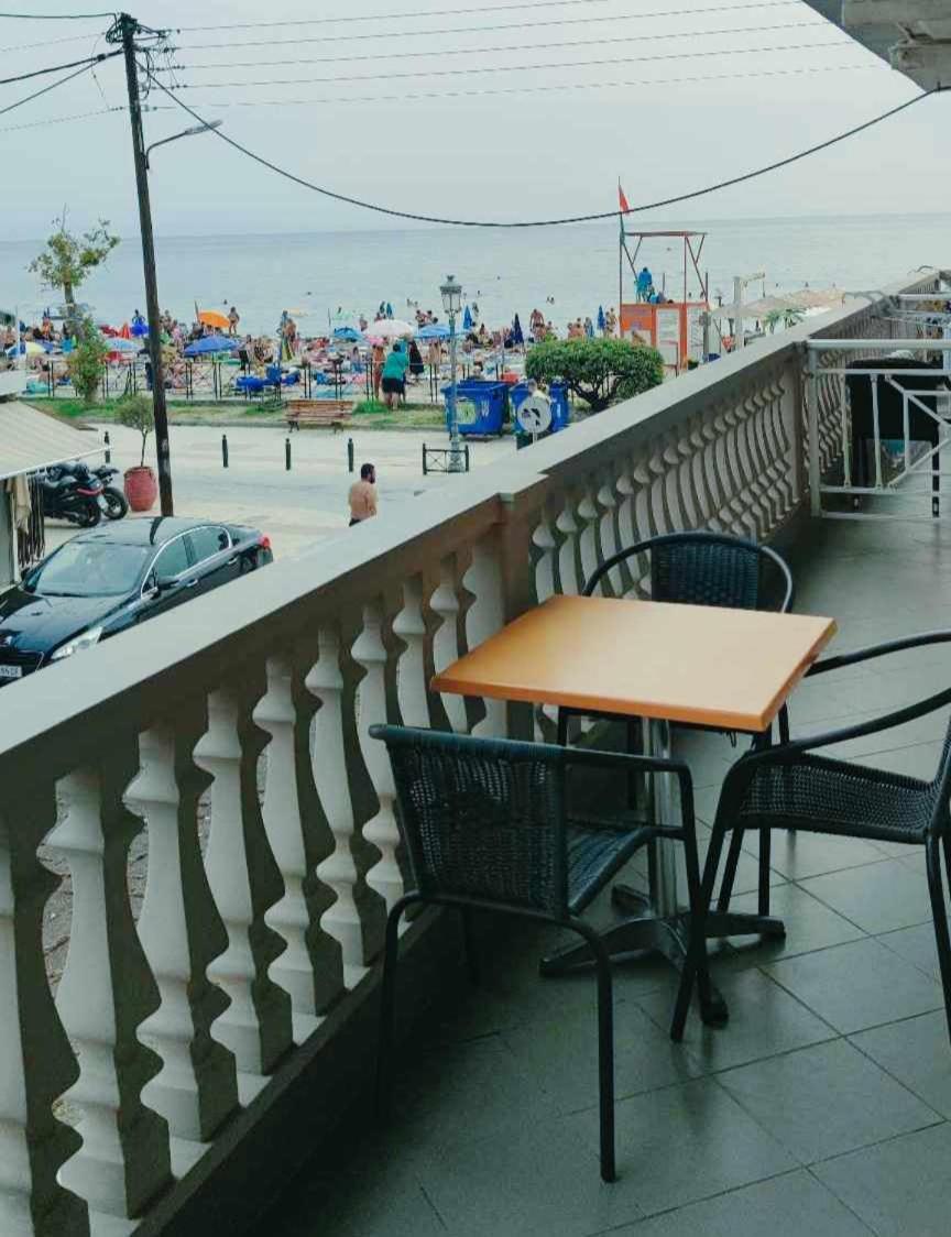Iliana Hotel Paralia Kültér fotó